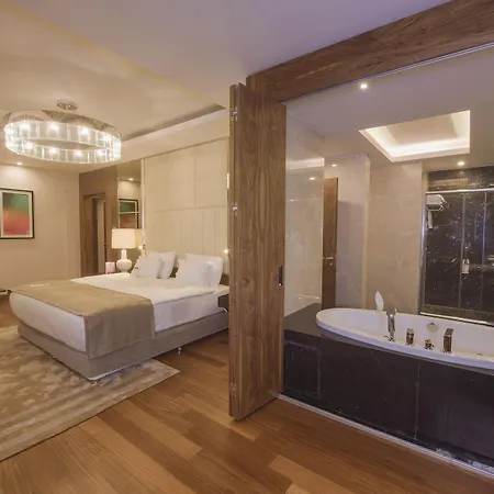 Ramada Plaza By Wyndham 5*