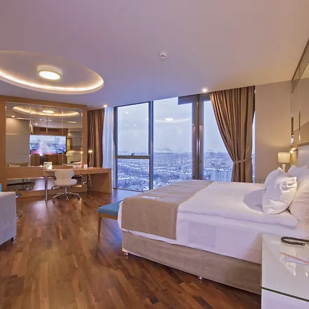 酒店 Ramada Plaza By Wyndham 5*