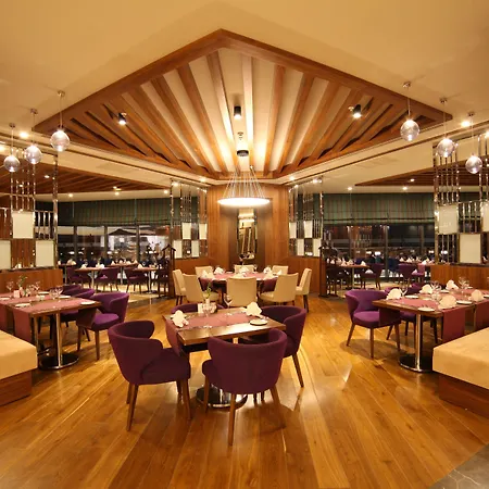 Hotel Ramada Plaza By Wyndham 5*