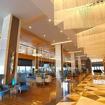 Ramada Plaza By Wyndham Otel 5*