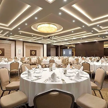 Ramada Plaza By Wyndham Otel 5*