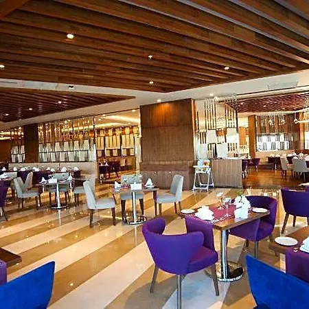 Ramada Plaza By Wyndham Otel 5*