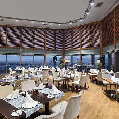 Hotel Ramada Plaza By Wyndham 5*