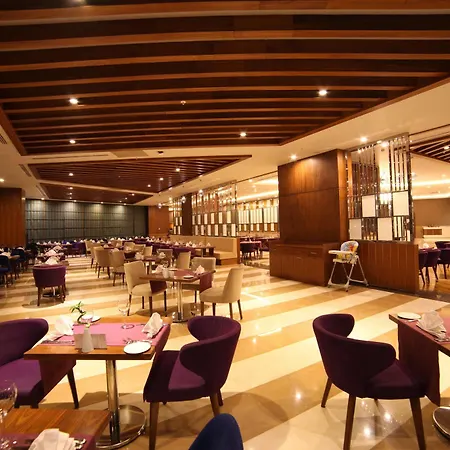 Ramada Plaza By Wyndham Hotell